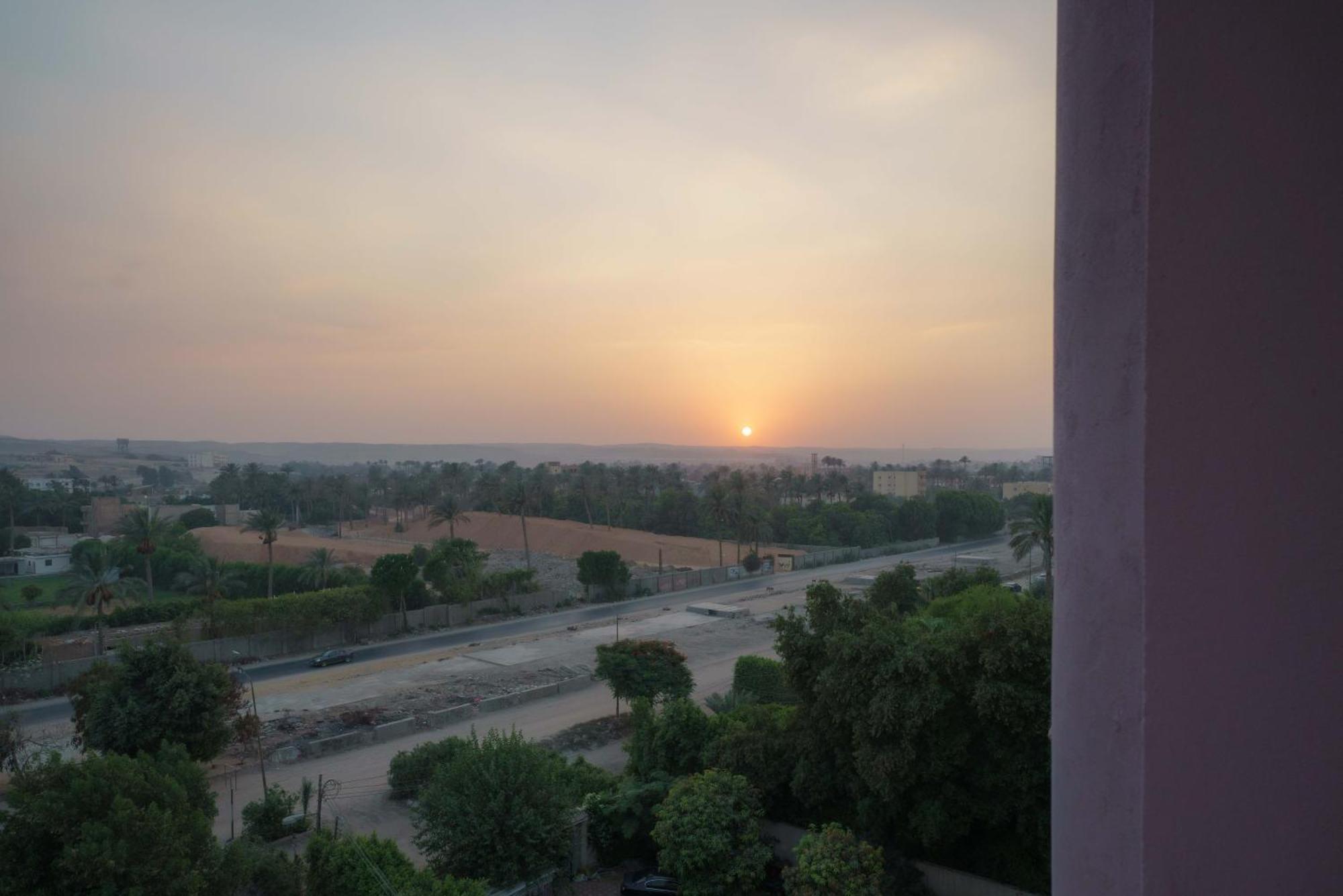 Отель Pyramids Sunshine View Kafrat al Jabal Экстерьер фото